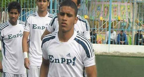 شارك برأيك فى قرار الحكم .. هل يستحق جمعة ضربة جزاء ؟ .. فيديو